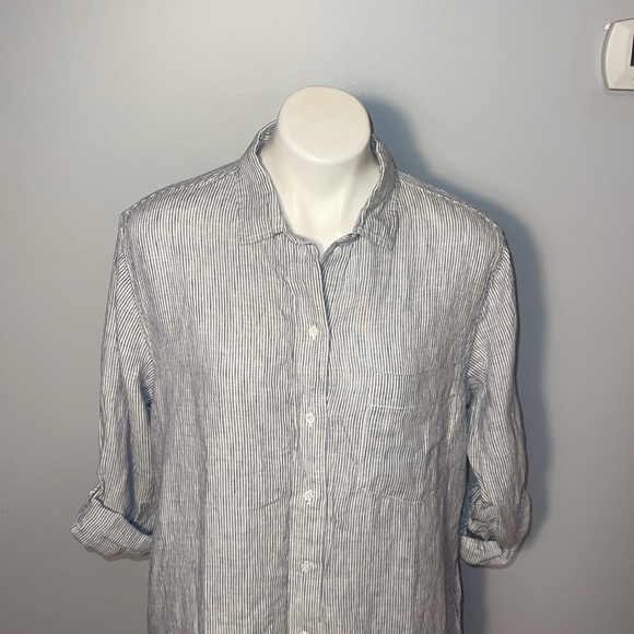 Quince ladies NWT 100% European Linen Blue Pinstripe ShirtDress. Medium. - Picture 2 of 12